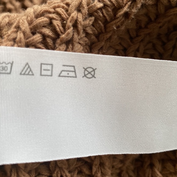 Abercrombie And Fitch Knitted Tank - Picture 8 of 8